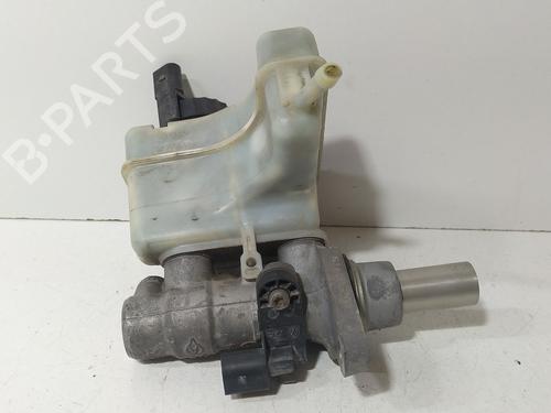 brake-master-cylinder-vw-passat-b6-3c2-2005-2006-2007-2008-2009-2010-2011-37991741 main image
