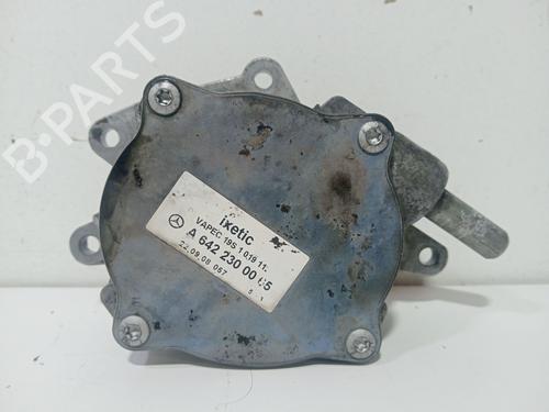 Used Vacuum pump Vacuum pump MERCEDES-BENZ C-CLASS (W204) C 320 CDI (204.022) (224 hp) 34648618 34648618