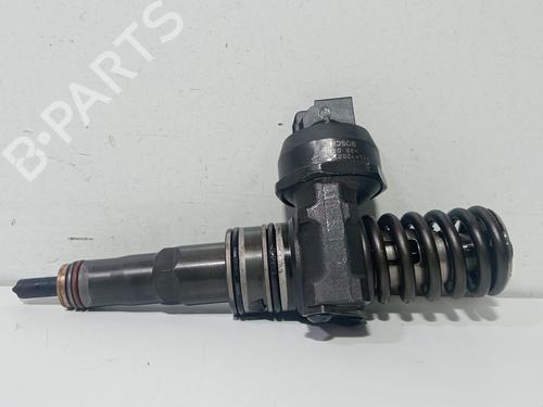 Used Injector VW GOLF V (1K1) 1.9 TDI 4motion (105 hp) 30129588
