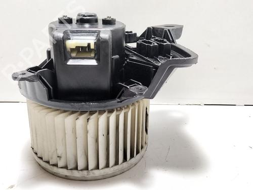 Used Heater blower motor FIAT LINEA (323_, 110_) 1.3 D Multijet (323AXB11, 323AXB1A) (90 hp) 33000450