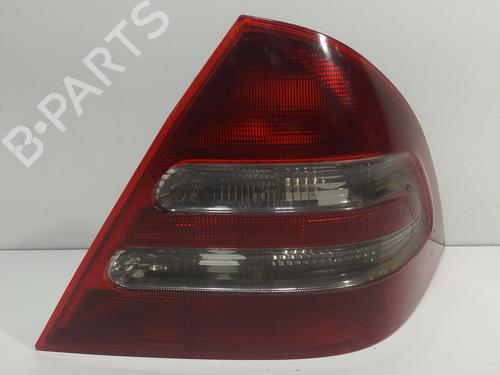 Used Right taillight MERCEDES-BENZ C-CLASS (W203) C 220 CDI (203.006) (136 hp) 31814683