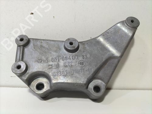 Used Engine mount MERCEDES-BENZ C-CLASS (W204) [2007-2015]  31587321