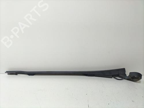 Used Front windshield wiper arm Front windshield wiper arm 37602288 37602288