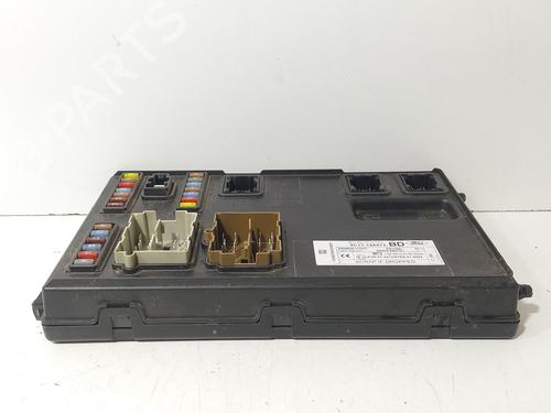 Used Fuse box Fuse box 37020574 37020574