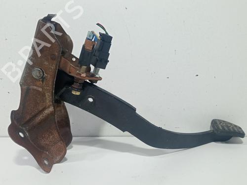 Used Break pedal NISSAN TERRANO II (R20) 2.7 TD 4WD (101 hp) 31775060
