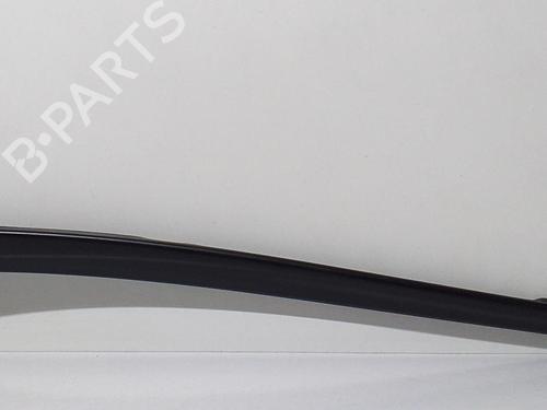 Used Front windshield wiper arm SEAT LEON (1P1) [2005-2013]  10392119