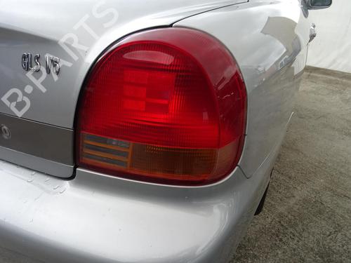Used Right taillight HYUNDAI SONATA IV (EF) 2.5 V6 24V (160 hp) 20521227