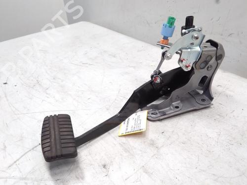 Used Break pedal MITSUBISHI ECLIPSE CROSS (GK_, GL_) Plug-in Hybrid 4WD (GL3W) (188 hp) 31573123