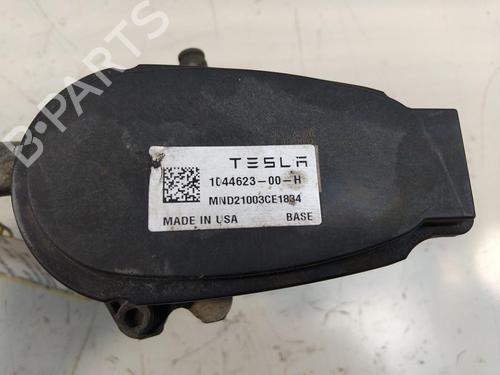 Left rear brake caliper TESLA MODEL 3 (5YJ3) EV Performance AWD | BP32148835M107 