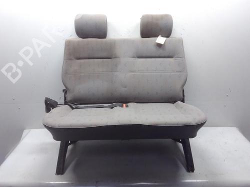 Sedile posteriore Sedile posteriore VW TRANSPORTER T4 Bus (70B, 70C, 7DB, 7DK, 70J, 70K, 7DC, 7DJ) 1.9 TD (68 hp) 35917434 35917434