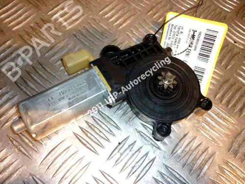 Used Right front window motor TOYOTA YARIS (_P1_) 1.0 (SCP10_, SCP10R) (65 hp) 20562483