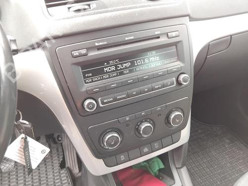 Left mirror SKODA YETI (5L) 2.0 TDI 4x4 | BP28157586C26 