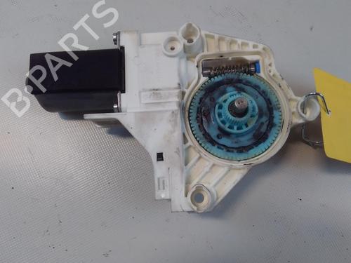 Used Right front window motor AUDI A4 B8 Avant (8K5) 2.0 TDI (150 hp) 32253006
