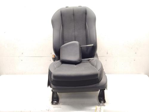 left-front-seat-mitsubishi-eclipse-cross-gk_-gl_-2017-40267154 main image