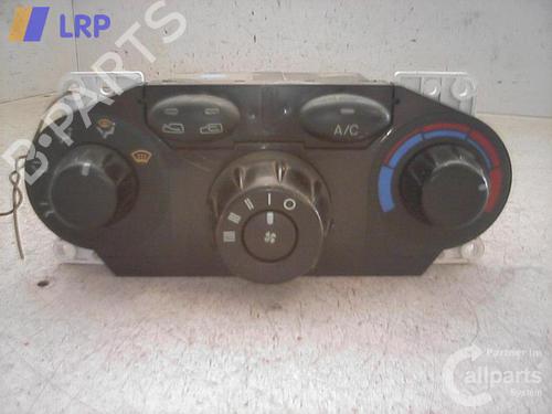 Used Climate control HYUNDAI SANTA FÉ I (SM) 2.4 16V (146 hp) 20553139