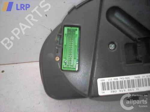 Instrument cluster VW PASSAT B5 (3B2) 1.8 | BP20556072C47 