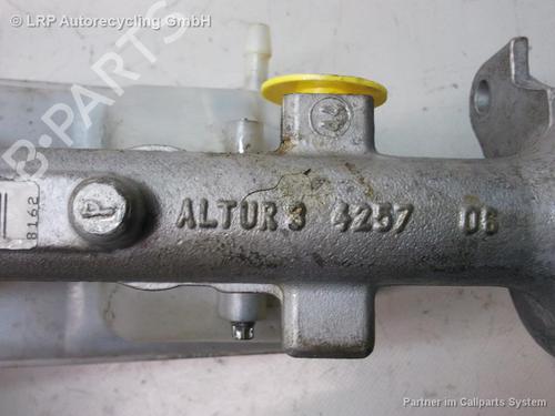 Used Brake master cylinder OPEL VIVARO A Van (X83) 2.0 CDTI (F7) (114 hp) 20550294