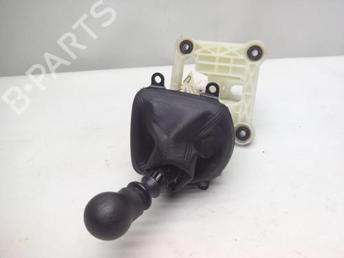 Used Gear lever MITSUBISHI GRANDIS (NA_W) 2.0 DI-D (NA8W) (136 hp) 20568154