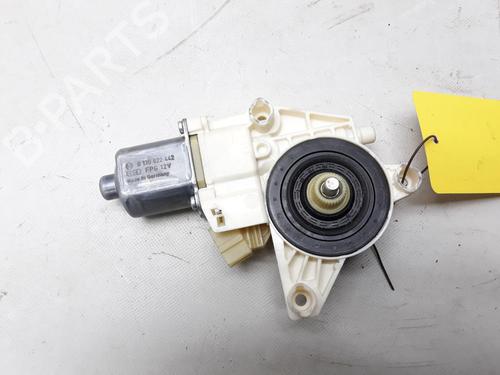 Rudehejsemotor bagstkærm højre MERCEDES-BENZ C-CLASS T-Model (S204) C 200 CDI (204.201) (136 hp) 20544412