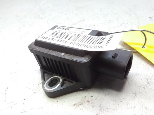 Used Electronic module VW PHAETON (3D1, 3D2, 3D3, 3D4, 3D6, 3D7, 3D8, 3D9) 3.0 V6 TDI 4motion (240 hp) 20528899