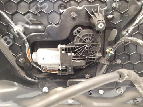 Right front door TESLA MODEL 3 (5YJ3) EV Performance AWD | BP32352845C3