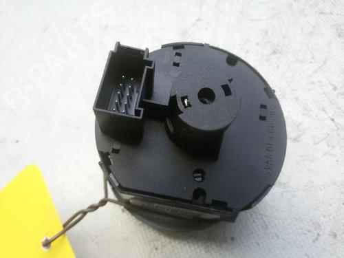 Used Headlight switch Headlight switch 20560681 20560681