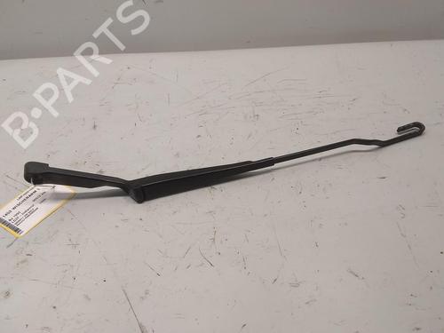 Used Front windshield wiper arm VW GOLF III (1H1) 1.6 (75 hp) 20514636