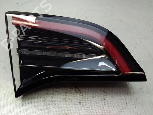 Venstre baglygte bagklap TESLA MODEL Y (5YJY) EV All-wheel Drive (450 hp) 31687643