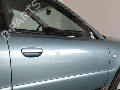 Used Right front door AUDI A4 B5 Avant (8D5) 1.6 (100 hp) 20590662