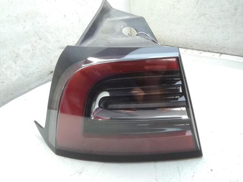 Feu arrière gauche TESLA MODEL Y (5YJY) EV All-wheel Drive (450 hp) 31839559