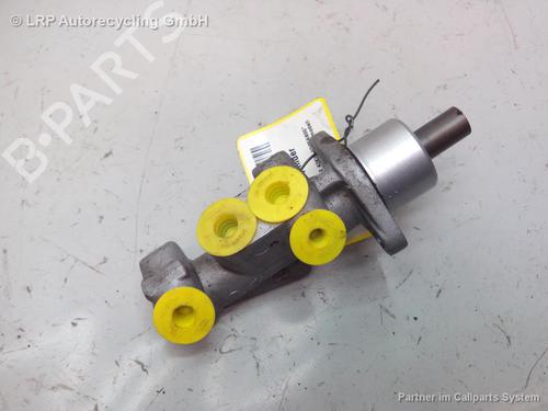 Used Brake master cylinder RENAULT TWINGO II (CN0_) 1.2 (CN0D) (58 hp) 20550316
