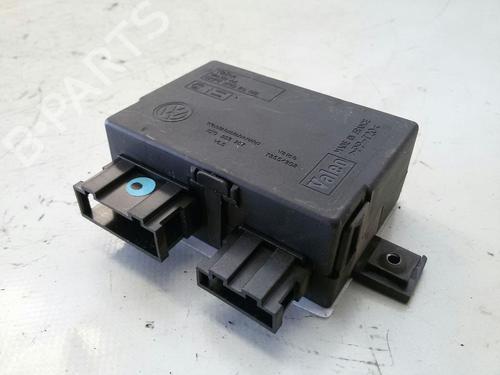 Used Electronic module VW TRANSPORTER T4 Van (70A, 70H, 7DA, 7DH) 2.5 TDI (88 hp) 20575363