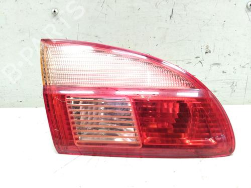 Venstre baglygte bagklap TOYOTA AVENSIS Estate (_T22_) 1.8 VVT-i (ZZT221_, ZZT221R) (129 hp) 32031295