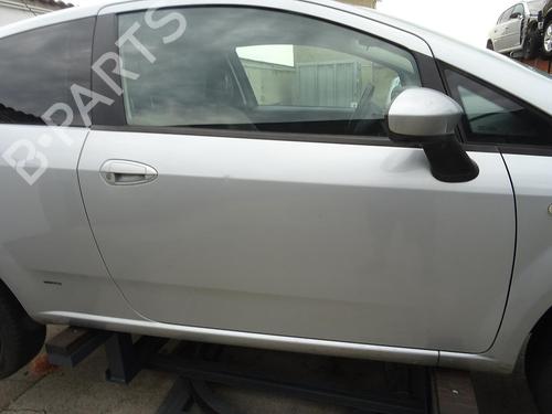 Used Right front door FIAT GRANDE PUNTO (199_) 1.2 (65 hp) 20515291