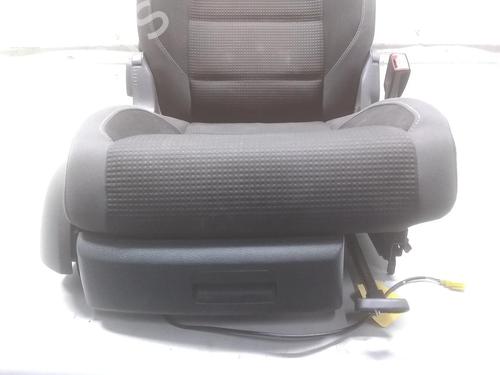 Right front seat VW TOURAN (1T1, 1T2) 1.4 TSI EcoFuel | BP20514472C16 
