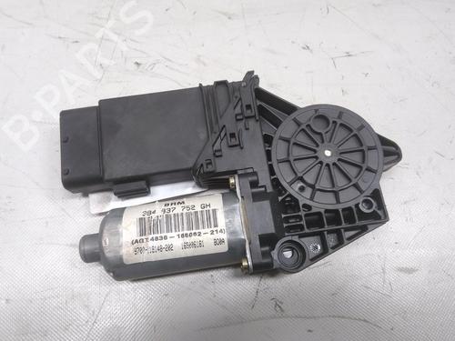 Portierruitmotor rechtsvoor VW PASSAT B5 Variant (3B5) 1.6 (101 hp) 20591208