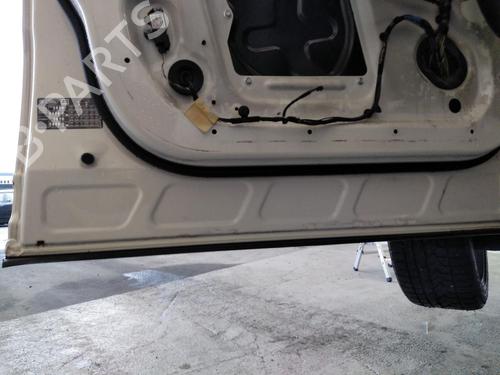 Left front door LAND ROVER RANGE ROVER SPORT I (L320) 3.6 D 4x4 | BP22810309C2 