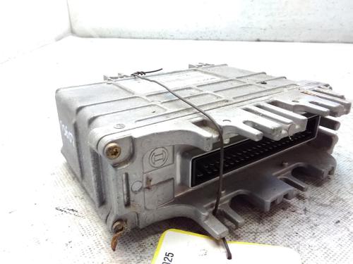 Used Engine control unit (ECU) VW GOLF III Van (1H1) 1.8 (75 hp) 20529115