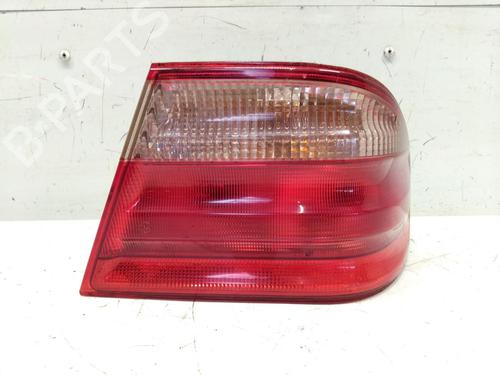 Used Right taillight Right taillight MERCEDES-BENZ E-CLASS (W210) E 200 CDI (210.007) (116 hp) 39993774 39993774