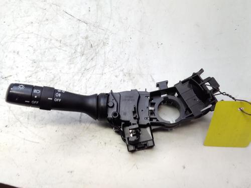 Commutateur TOYOTA YARIS (_P9_) 1.3 VVT-i (SCP90_, SCP90R) (87 hp) 20537503
