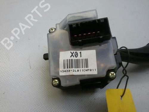 Used Steering column stalk Steering column stalk HYUNDAI i30 Estate (FD) 1.6 CRDi (116 hp) 20588093 20588093