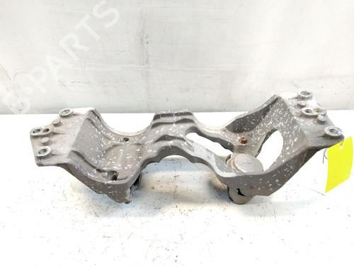 crossmember-vw-phaeton-3d1-3d2-3d3-3d4-3d6-3d7-3d8-3d9-2002-2003-2004-2005-2006-2007-2008-2009-2010-2011-2012-2013-2014-2015-2016-32197031 main image