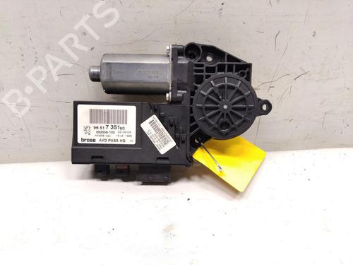 Używane Silniczek podnośnika szyby przedniej prawej PEUGEOT 307 CC (3B) 2.0 16V (136 hp) 31282409