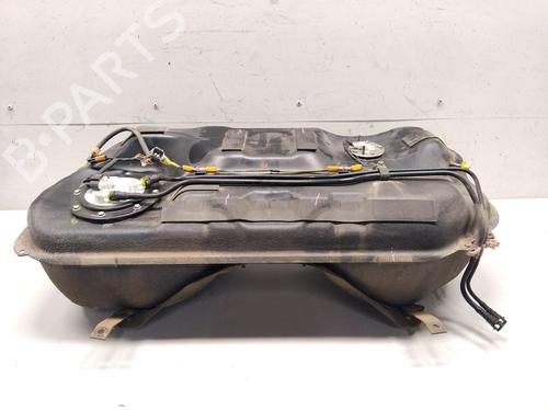 Used Fuel tank Fuel tank SUZUKI GRAND VITARA II (JT, TE, TD) 1.9 DDiS All-wheel Drive (JT419, TD44, JB419WD, JB419XD,... (129 hp) 36360656 36360656