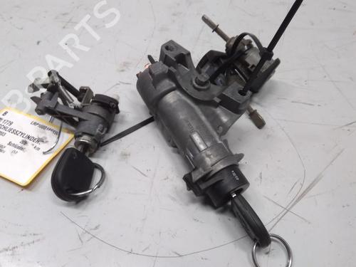 Annen VW GOLF IV (1J1) 1.4 16V (75 hp) 31839562