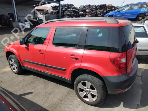 Left mirror SKODA YETI (5L) 2.0 TDI 4x4 | BP28157586C26 
