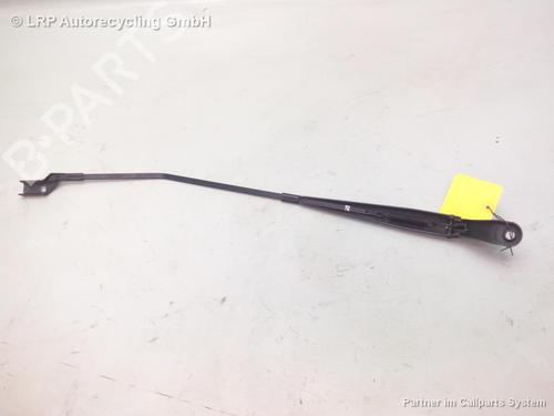 Used Front windshield wiper arm RENAULT TWINGO II (CN0_) 1.2 (CN0D) (58 hp) 20584553