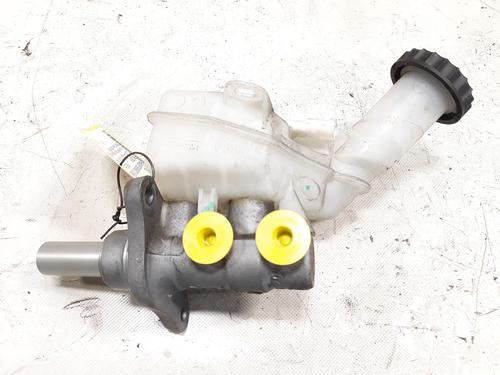 Used Brake master cylinder MITSUBISHI ASX (GA_W_) 2.2 Di-D 4WD (GA8W) (150 hp) 20526037