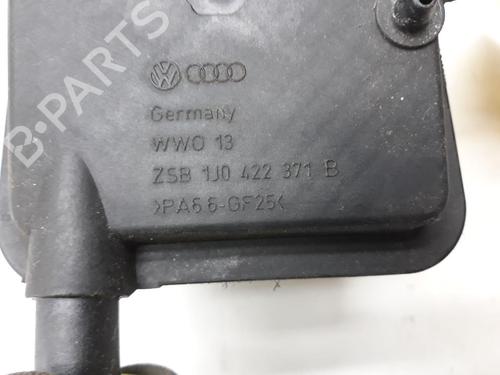 Servostyringsbeholder VW BORA Variant (1J6) 2.3 V5 (150 hp) 20564229