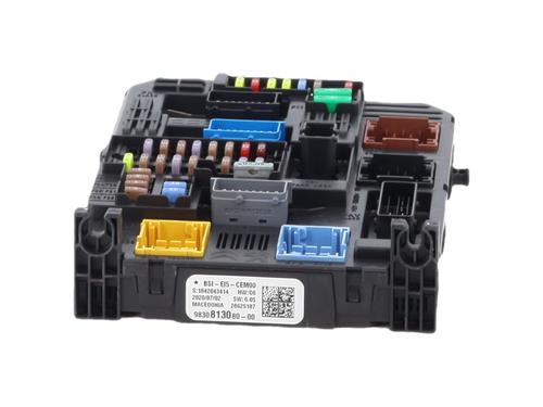 Used Fuse box Fuse box 37086134 37086134